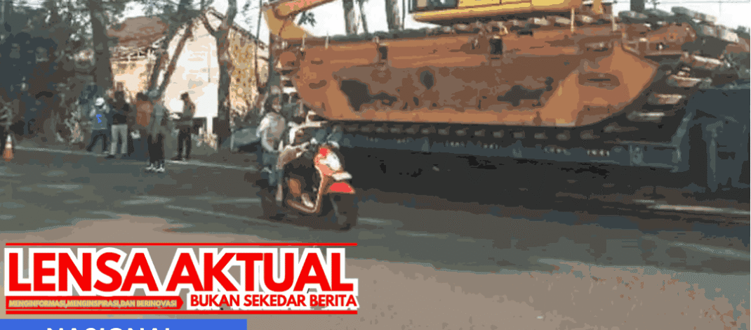 Kabel PLN Putus Tersangkut Truk Angkut Ekskavator di Tulungagung, 500 Pelanggan Mati Listrik